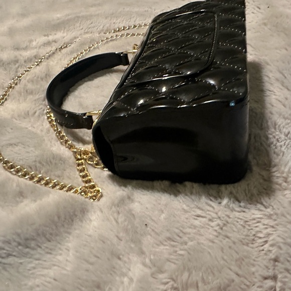 Forever 21 Small Black Vinyl Quilted Handbag Detachable Gold Lock and Chain - Picture 12 of 12